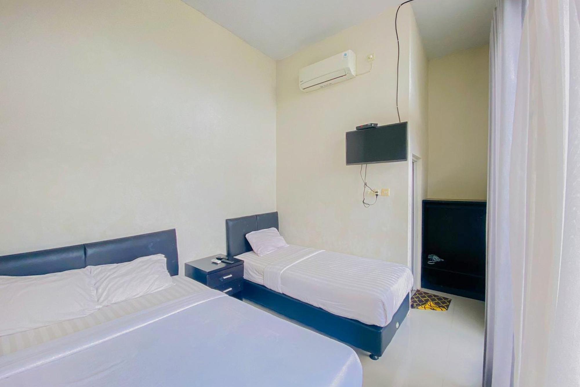 Reddoorz Syariah Near Universitas Muhammadiyah Джембер Екстер'єр фото